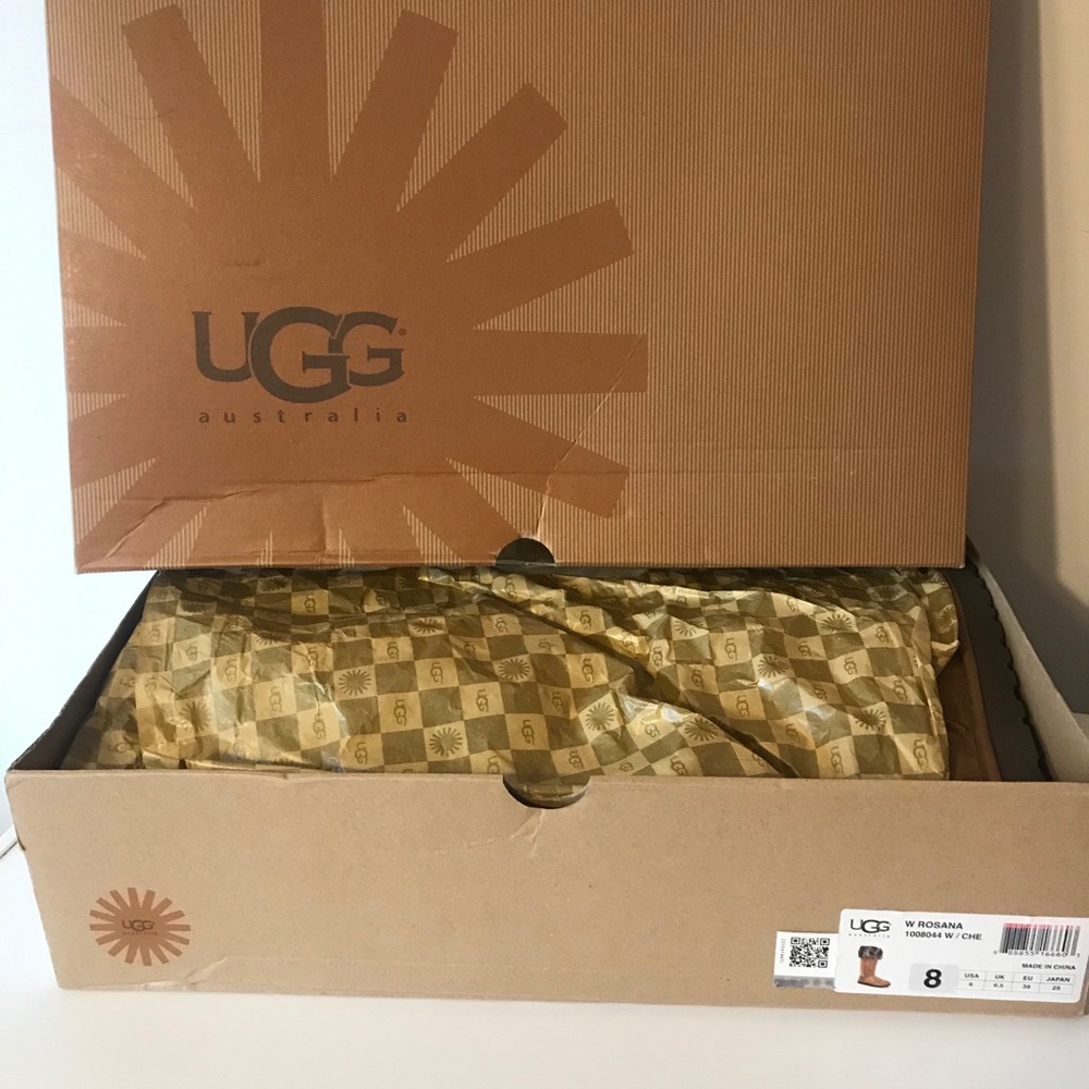 UGG Boot - Picture 3 of 3